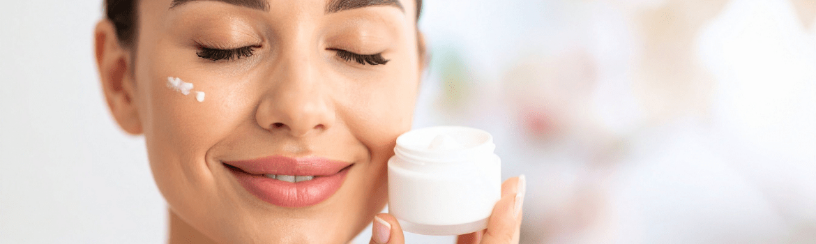 Kaip pasirinkti tinkamą drėkinamąjį veido kremą?
