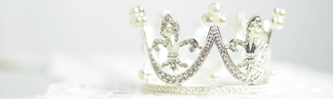 10 karalienės Elžbietos kasdienių įpročių, padėjusių jai nugyventi 96 metus