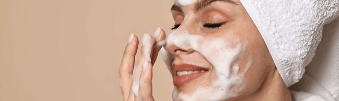 5 patarimai, kaip išsirinkti prausiklį kasdienei veido priežiūrai